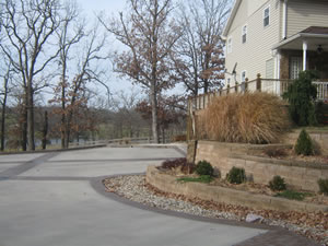 Photo of the lower entrance.